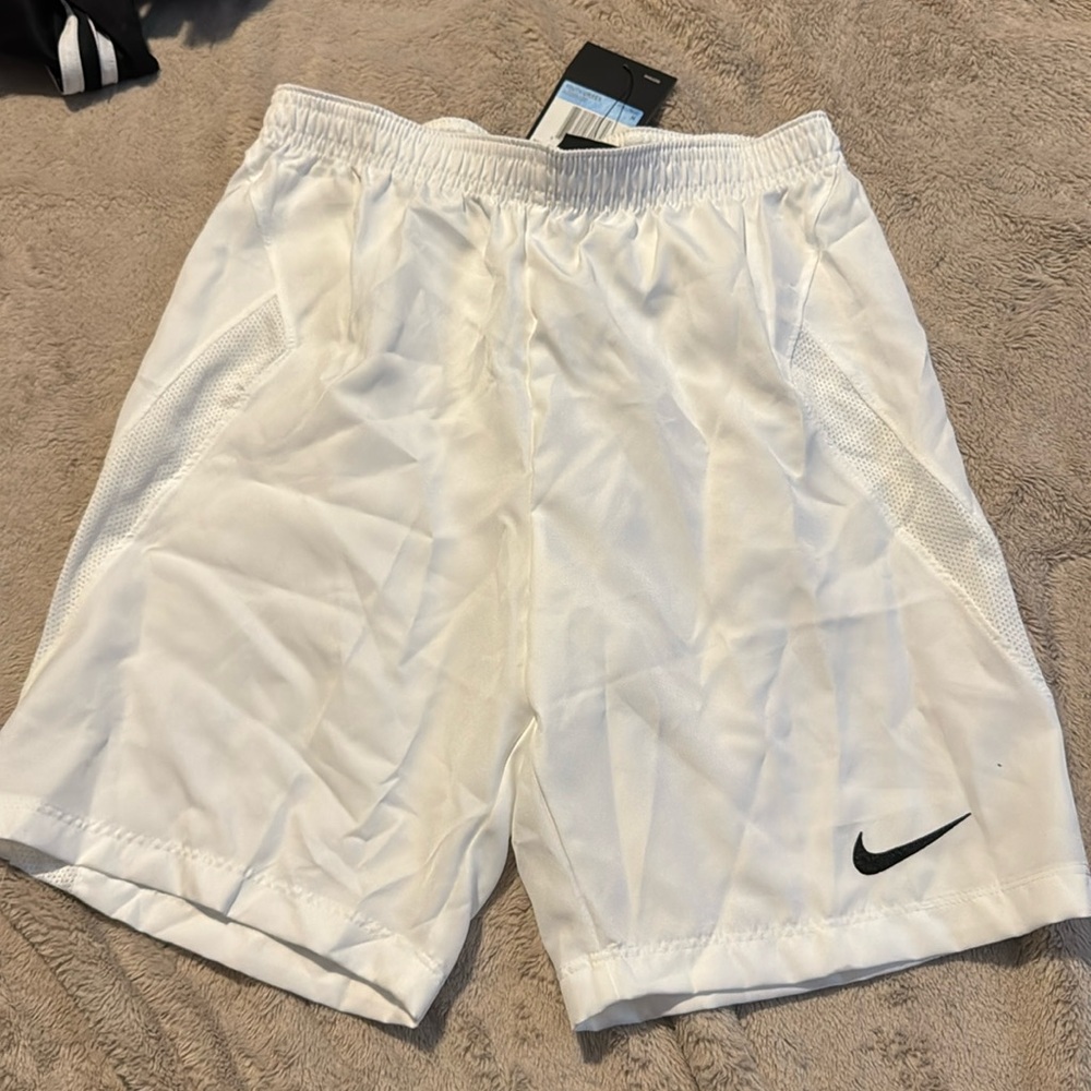 Nike white shorts size M